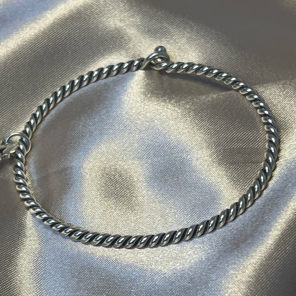 James Avery Sterling Silver Twisted Wire Hook-On Bracelet & JA Mom Charm 925 EUC - Picture 10 of 16